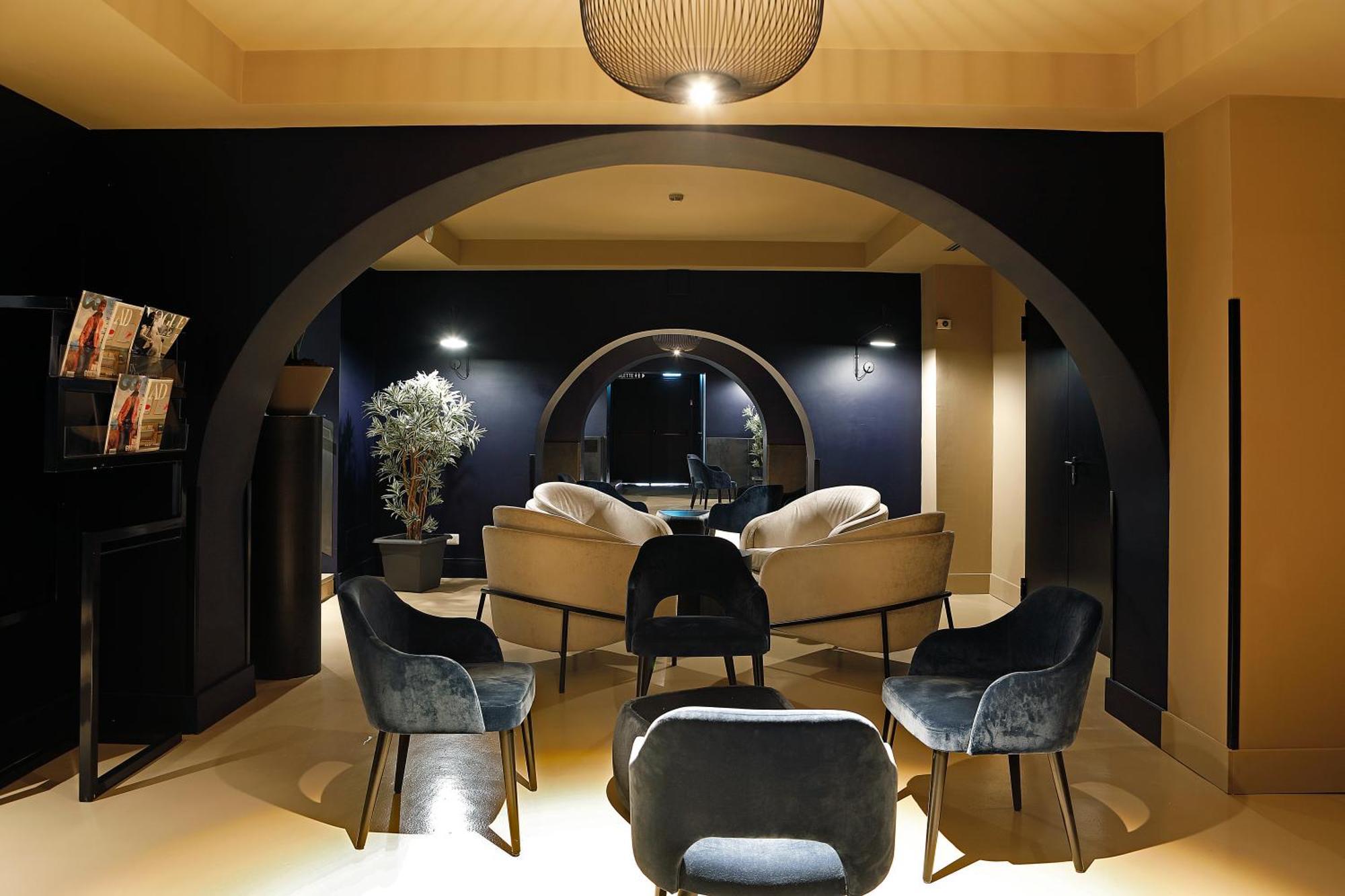 Life Hotel